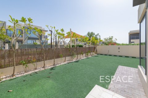 Rumah bandar di Dubai Hills Estate, UAE 4 bilik tidur, 229 meter persegi № 650236 - foto 18
