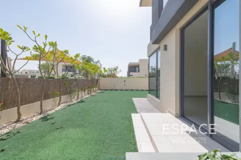Rumah bandar di Dubai Hills Estate, UAE 4 bilik tidur, 229 meter persegi № 650236 - foto 2