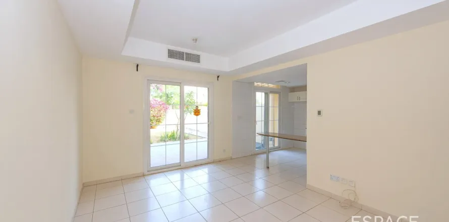 Villa itt: The Springs, Dubai, EAE, 2 hálószoba, 153 m², azonosító: 650234
