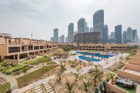 Adosado en alquiler en Jumeirah Islands, Dubai, EAU 4 dormitorios, 217 m2 № 650235 - foto 2