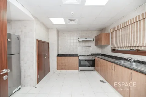 Adosado en alquiler en Jumeirah Islands, Dubai, EAU 4 dormitorios, 217 m2 № 650235 - foto 13