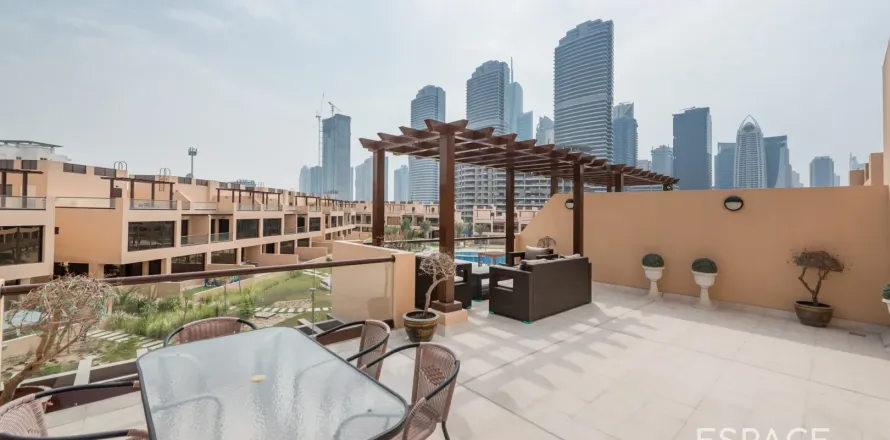 Adosado en Jumeirah Islands, Dubai, EAU 4 dormitorios, 217 m² № 650235