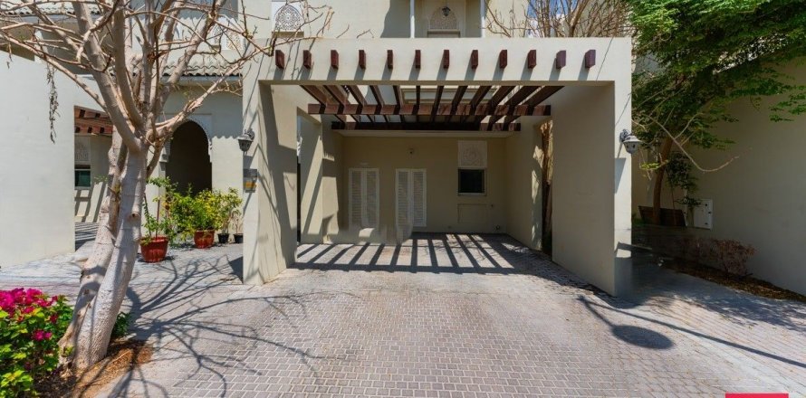 Řadový dům v Al Furjan, Dubai, SAE 3 ložnice, 224 m² Č.: 630438