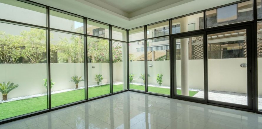 Dubai, BAE’de townhouse 3 yatak odası, 258.7 m&sup2; No 630441
