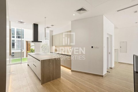 טאונהאוס להשכרה ב Al Barari, Dubai, איחוד האמירויות  4 חדרי שינה, 180.32 מ"ר, מספר 744834 - תמונה 4
