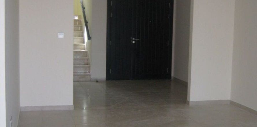 Таунхаус в Джумейра Вилладж Серкл, Дубай, ОАЭ 3 спальни, 317м2 № 703314