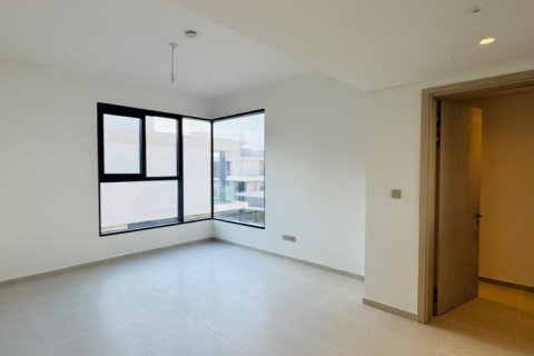 Villa en alquiler en Jebel Ali, Dubai, EAU 4 dormitorios, 630 m2 № 722184 - foto 1