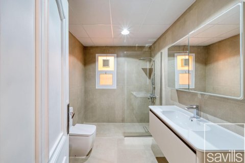 Vila u Umm Suqeim, Dubai, UAE 4 spavaćih soba, 1840.04 m2 Br. 747799 - fotografija 6