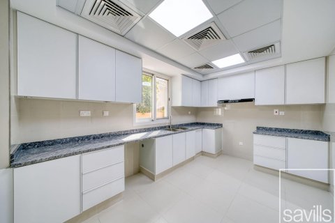 Vila u Umm Suqeim, Dubai, UAE 4 spavaćih soba, 1840.04 m2 Br. 747799 - fotografija 4