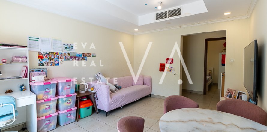 Villa in Meadows, Dubai, UAE 2 bedrooms, 178.74 sq.m. № 637585