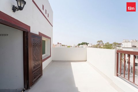 Villa til leie i Deira, Dubai, Emiratene 4 soverom, 187.3 kvm Nr. 763483 - Foto 3