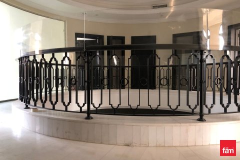 Villa te huur in Palm Jumeirah, Dubai, VAE 6 slaapkamers, 1241.6 vr.m., nr 679777 - foto 6