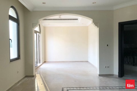 Villa te huur in Palm Jumeirah, Dubai, VAE 6 slaapkamers, 1241.6 vr.m., nr 679777 - foto 8