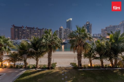 Βίλα σε Palm Jumeirah, Dubai, ΗΑΕ 6 υπνοδωμάτια, 1241.7 τ.μ. Αρ. 679777 - φωτογραφία 3