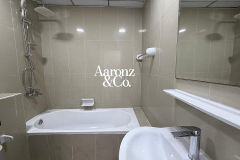Apartment in Jumeirah Lake Towers, Dubai, UAE 3 bedrooms, 146 sq.m. № 701065 - photo 15
