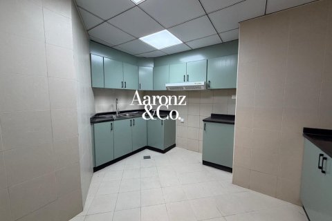 Apartment in Jumeirah Lake Towers, Dubai, UAE 3 bedrooms, 146 sq.m. № 701065 - photo 12