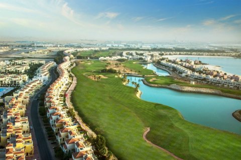Terreno in vendita a Dubai, EAU  № 701063 - foto 1