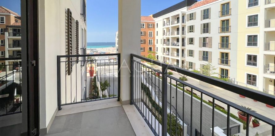 Lakás itt: Jumeirah, Dubai, EAE, 2 hálószoba, 112 m², azonosító: 701064