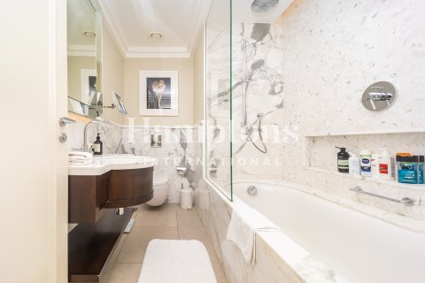 Қонақ үйдегі апартаменттер Даунтаун Дубай (Даунтаун Бурдж Дубай), БАӘ-да 2 жатын бөлмелер, 162.60997896 м² № 651554 - фото 2