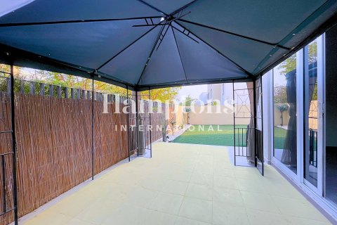 Kaupunkipientalo Dubai South (Dubai World Central), Arabiemiraatit 3 makuuhuonetta, 213.67690000 m2 № 651559 - kuva 18