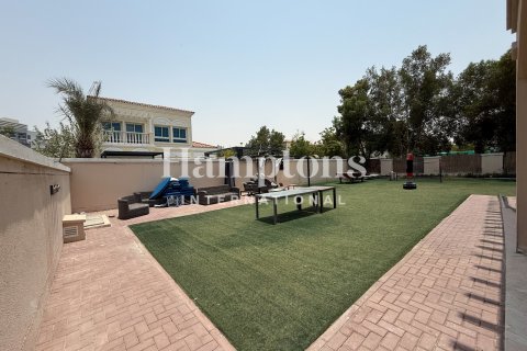 Villa en alquiler en Jumeirah Village Triangle, Dubai, EAU 2 dormitorios, 249.90907000 m2 № 651558 - foto 18