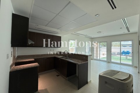 Villa en alquiler en Jumeirah Village Triangle, Dubai, EAU 2 dormitorios, 249.90907000 m2 № 651558 - foto 16