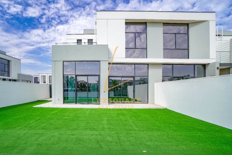 Kaupunkipientalo Al Furjan, Dubai, Arabiemiraatit 4 makuuhuonetta, 238 m2 № 660683 - kuva 1