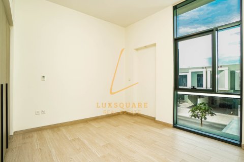 Kaupunkipientalo Al Furjan, Dubai, Arabiemiraatit 4 makuuhuonetta, 238 m2 № 660683 - kuva 9