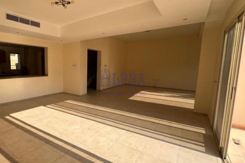 Huvila Al Hamra Village, Ras Al Khaimah, Arabiemiraatit 3 makuuhuonetta, 197 m2 № 660682 - kuva 7