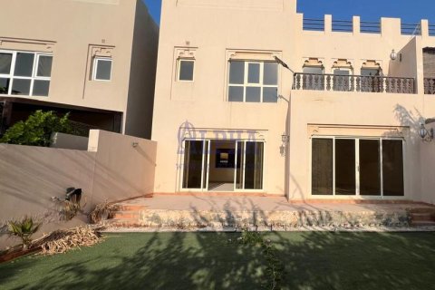 Huvila Al Hamra Village, Ras Al Khaimah, Arabiemiraatit 3 makuuhuonetta, 197 m2 № 660682 - kuva 10