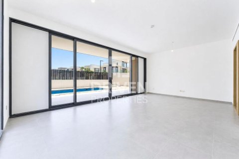 Villa in Jebel Ali, Dubai, UAE 4 bedrooms, 656.45 sq.m. № 744996 - photo 2