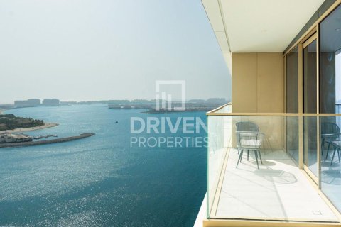 Apartmen di Dubai Harbour, Dubai, UAE 2 bilik tidur, 116.96 meter persegi № 745001 - foto 1