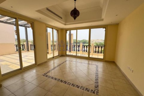 Vila u gradu Al Hamra Village, Ras Al Khaimah, UAE 5 spavaće sobe, 991.3 m2 Br. 659657 - Slika 11