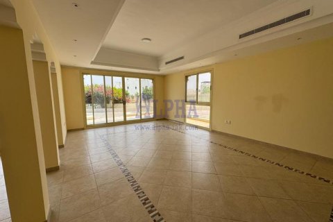Vila u gradu Al Hamra Village, Ras Al Khaimah, UAE 5 spavaće sobe, 991.3 m2 Br. 659657 - Slika 15
