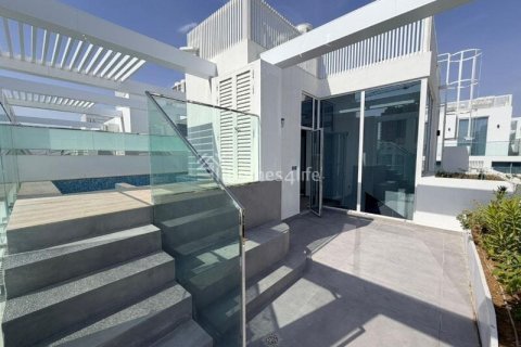 Al Barari, Dubai, संयुक्त अरब अमीरात में विला, 4 बेडरूम, 180 वर्ग मीटर, संख्या 718621 - फ़ोटो 2