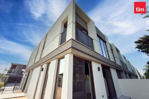 Villa te huur in Tilal Al Ghaf, Dubai, VAE 4 slaapkamers, 266.9 vr.m., nr 652288 - foto 1