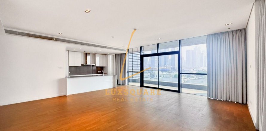 Apartment in Al Wasl, Dubai, UAE 3 bedrooms, 204 sq.m. № 766379