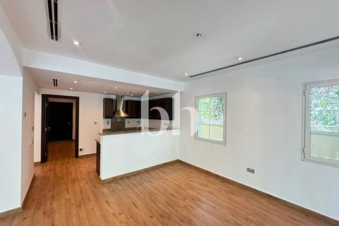 Üürile anda villa asukohaga Jumeirah Village Triangle, Dubai, AÜE: 2 magamistoaga, 708 m² Nr 643785 - pilt 3