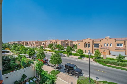 Villa en venta en Dubai Land, Dubai, EAU 4 dormitorios, 227 m2 № 677898 - foto 9