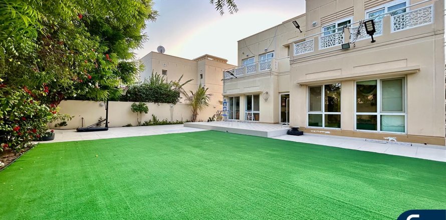 Vila v Meadows, Dubai, SAE 5 ložnice, 353 m² Č.: 667867