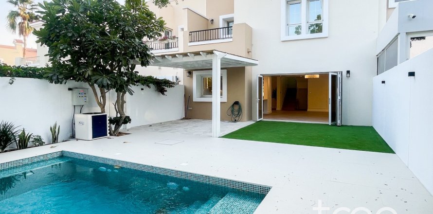 Villa itt: Arabian Ranches, Dubai, EAE, 4 hálószoba, 236.07 m², azonosító: 733942