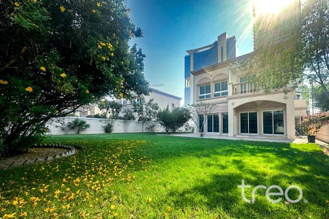 Villa à Jumeirah Village Triangle, Dubai, EAU: 2 chambres, 250 m2 № 733941