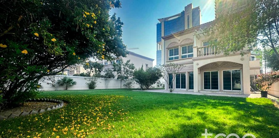 Villa i Jumeirah Village Triangle, Dubai, UAE 2 sovrum, 250 kvm Nr. 733941