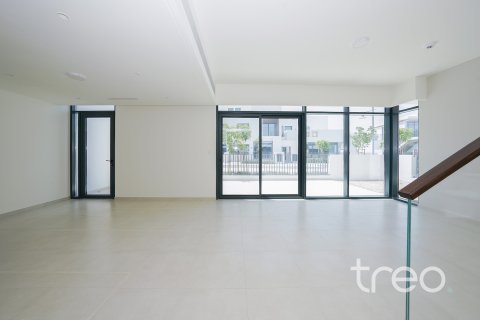 Radhus till försäljning i Arabian Ranches 3, Dubai, UAE 4 sovrum, 296.64 kvm Nr. 733947 - fotografi 5
