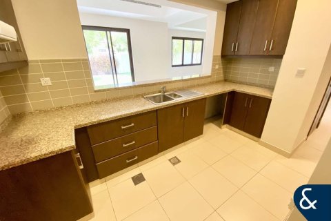 Vila v Reem, Dubai, SAE 3 spálne, 243 m2 č. 667802 - Fotografia 5