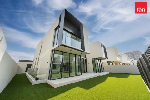 Dubai Hills Estate, Dubai, संयुक्त अरब अमीरात में विला, 5 बेडरूम, 662.2 वर्ग मीटर, संख्या 668799 - फ़ोटो 24