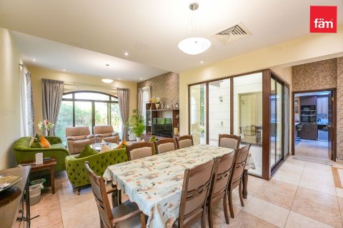 Vilă de vânzare în Dubai, EAU 4 dormitoare, 573.7 mp. №668802 - poză 12