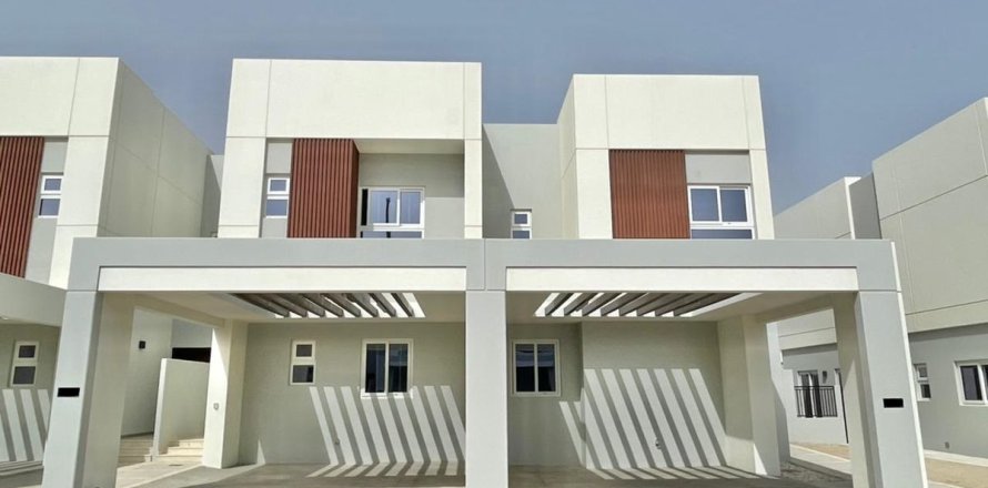 Vilë në Dubai, Emiratet e Bashkuara Arabe 3 dhoma gjumi, 161.3 m2. № 732860