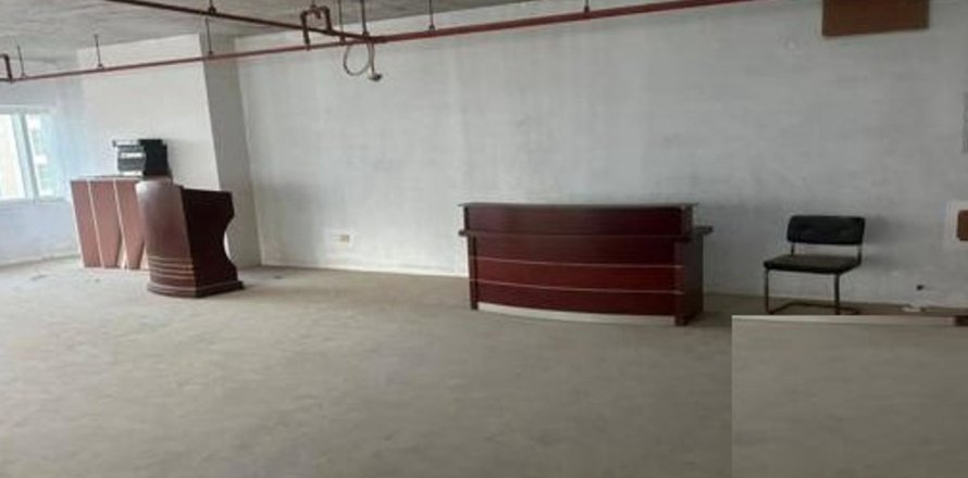 Zyrë në Dubai, Emiratet e Bashkuara Arabe 86 m2. № 678172