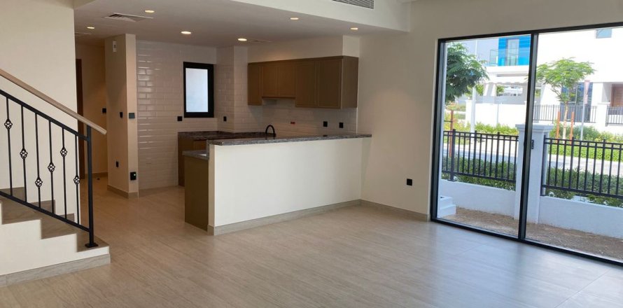 خانه شهری در Dubai ، امارات متحده عربی 5 خوابه ، 246.3 متر مربع.  شماره 679968